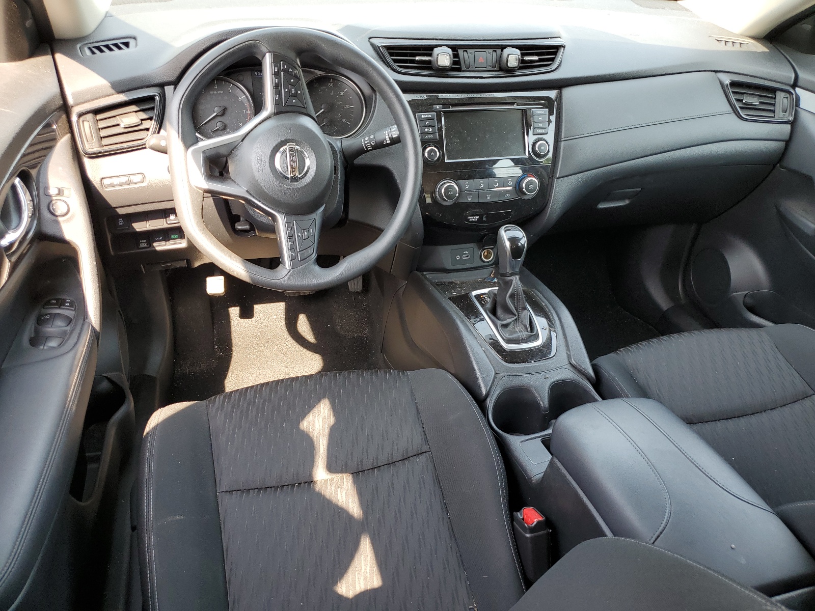 KNMAT2MV8JP584928 2018 Nissan Rogue S