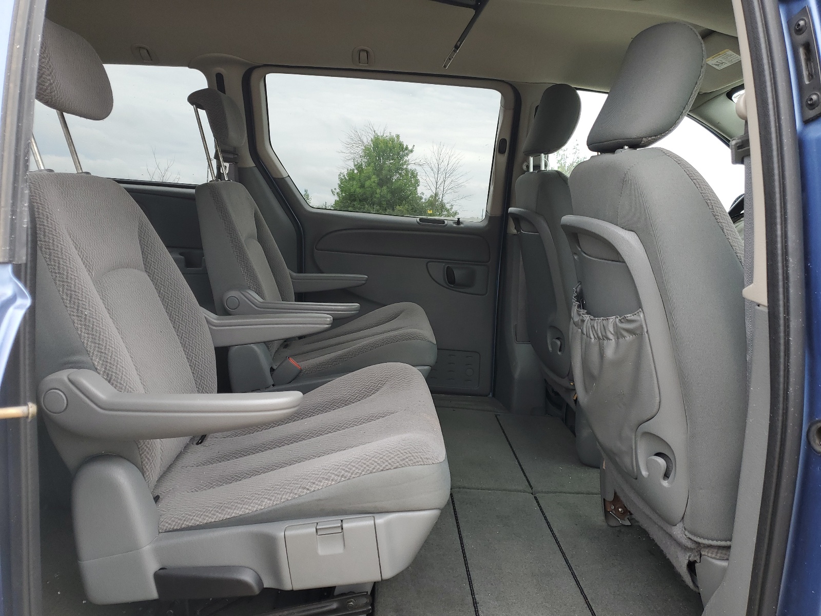 2A4GP44R87R219003 2007 Chrysler Town & Country Lx