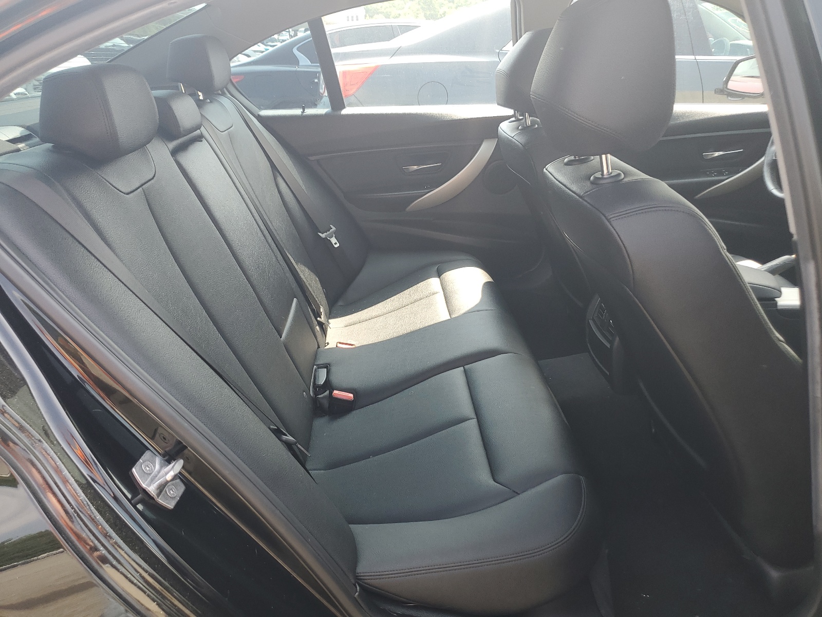 WBA8A3C58HK691512 2017 BMW 320 Xi