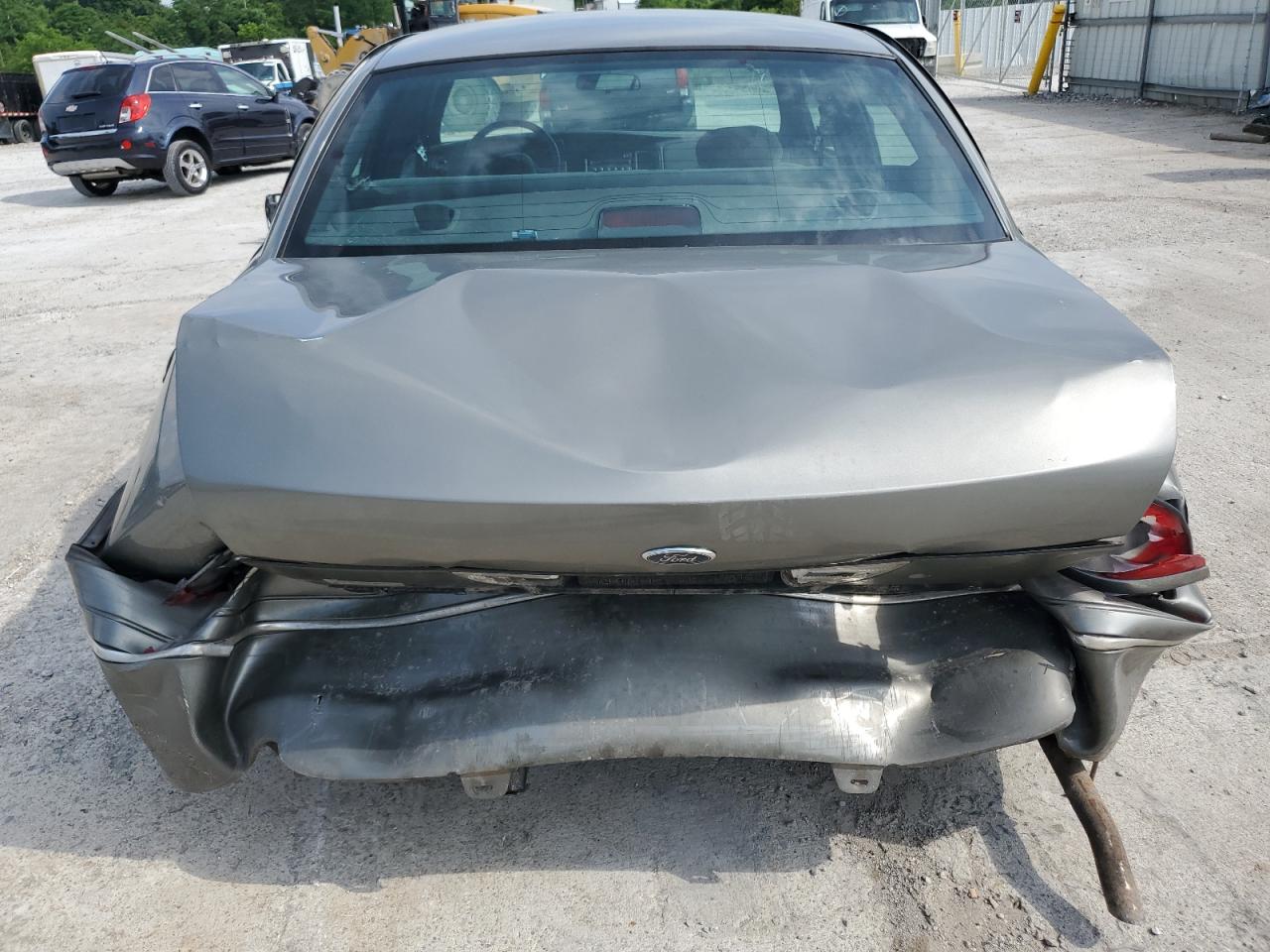 2000 Ford Crown Victoria VIN: 2FAFP73W8YX127337 Lot: 57895504