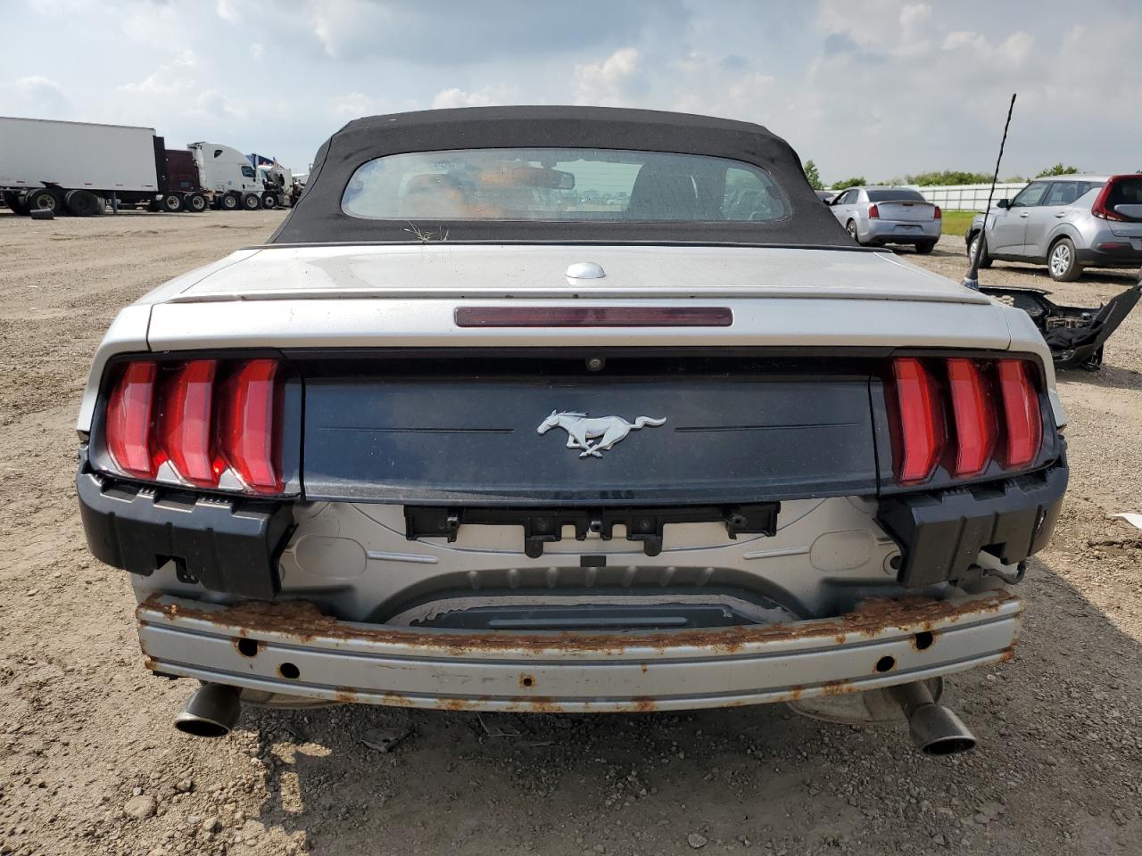 1FATP8UH2K5158309 2019 Ford Mustang