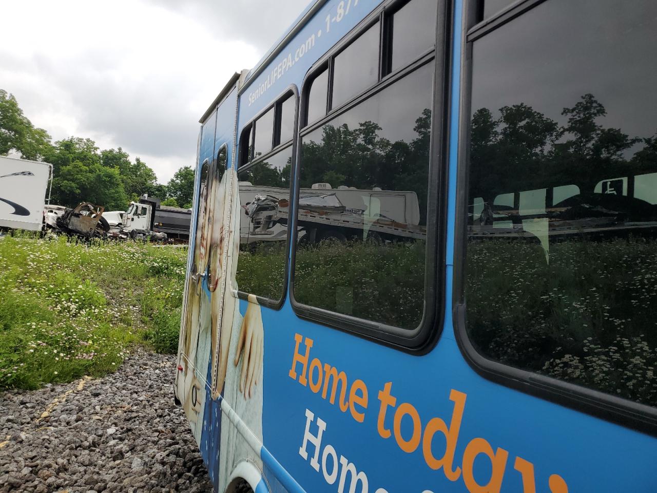 2017 Ford Econoline E450 Super Duty Cutaway Van VIN: 1FDFE4FS3HDC58735 Lot: 56610664