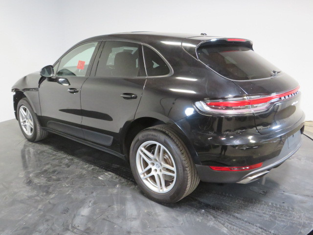 2021 Porsche Macan vin: WP1AA2A51MLB05415