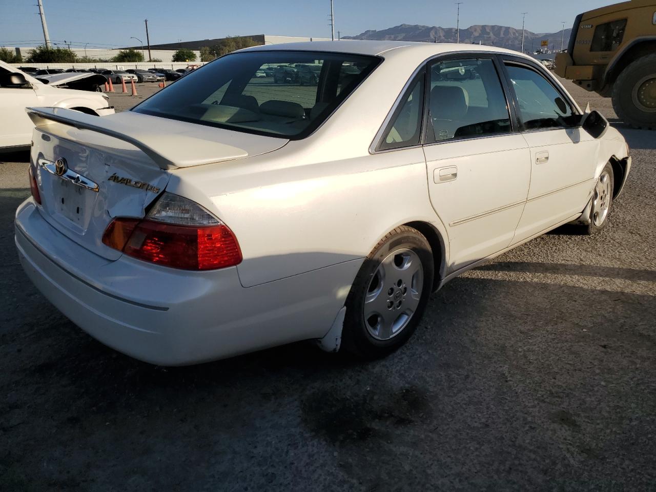 2003 Toyota Avalon - Image 3
