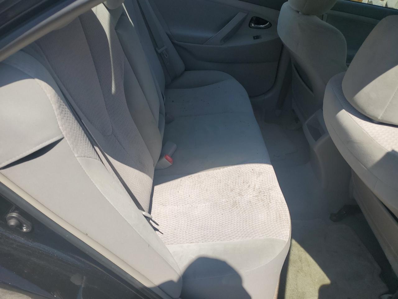 2010 Toyota Camry - Image 10