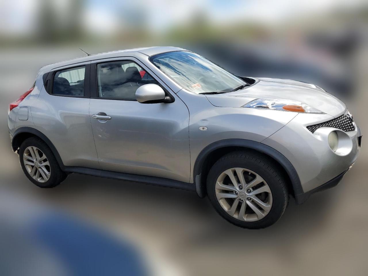 2011 Nissan Juke S VIN: JN8AF5MV2BT015529 Lot: 53575914