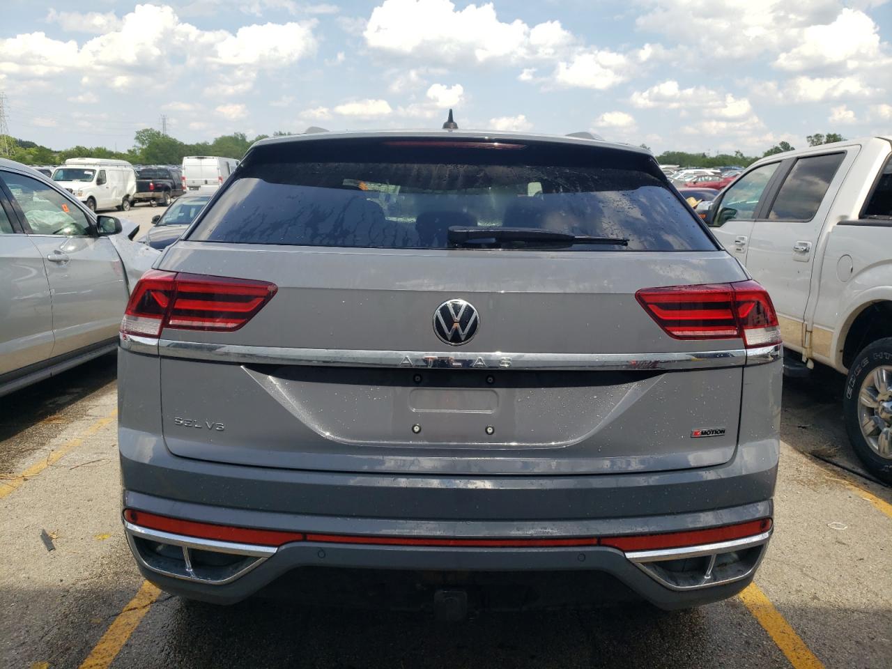 1V2SE2CA4NC221258 2022 Volkswagen Atlas Cross Sport Sel R-Line