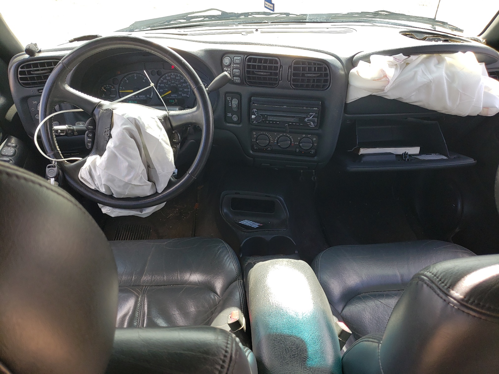 1GNDT13W8Y2337814 2000 Chevrolet Blazer