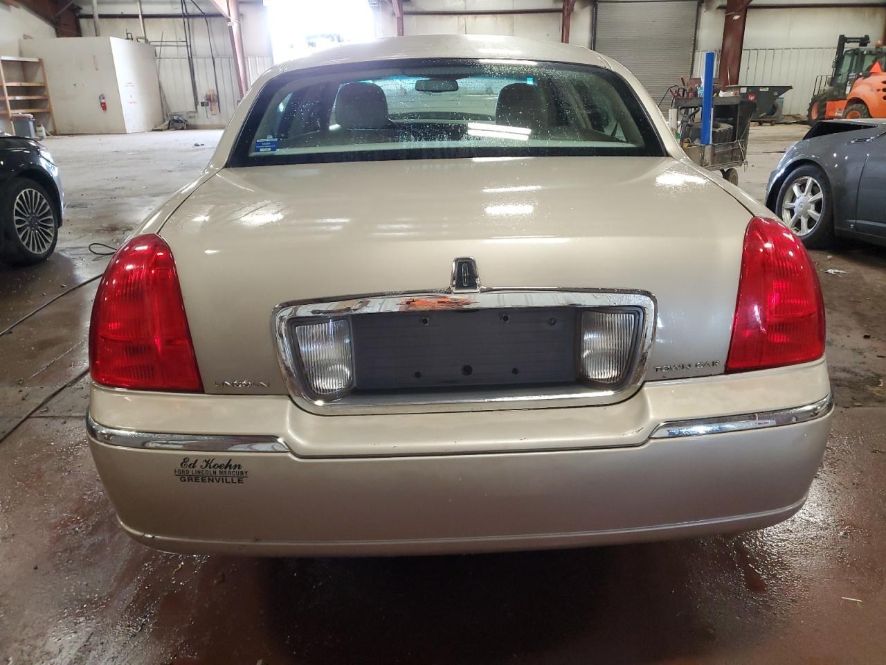 2006 Lincoln Town Car Signature Limited VIN: 1LNHM82V96Y614940 Lot: 57276584
