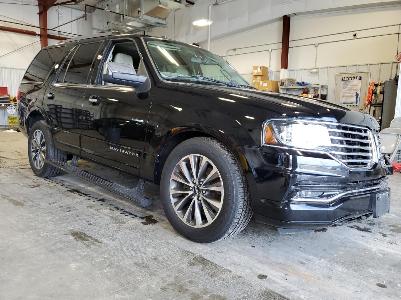 2016 Lincoln Navigator - Image 4