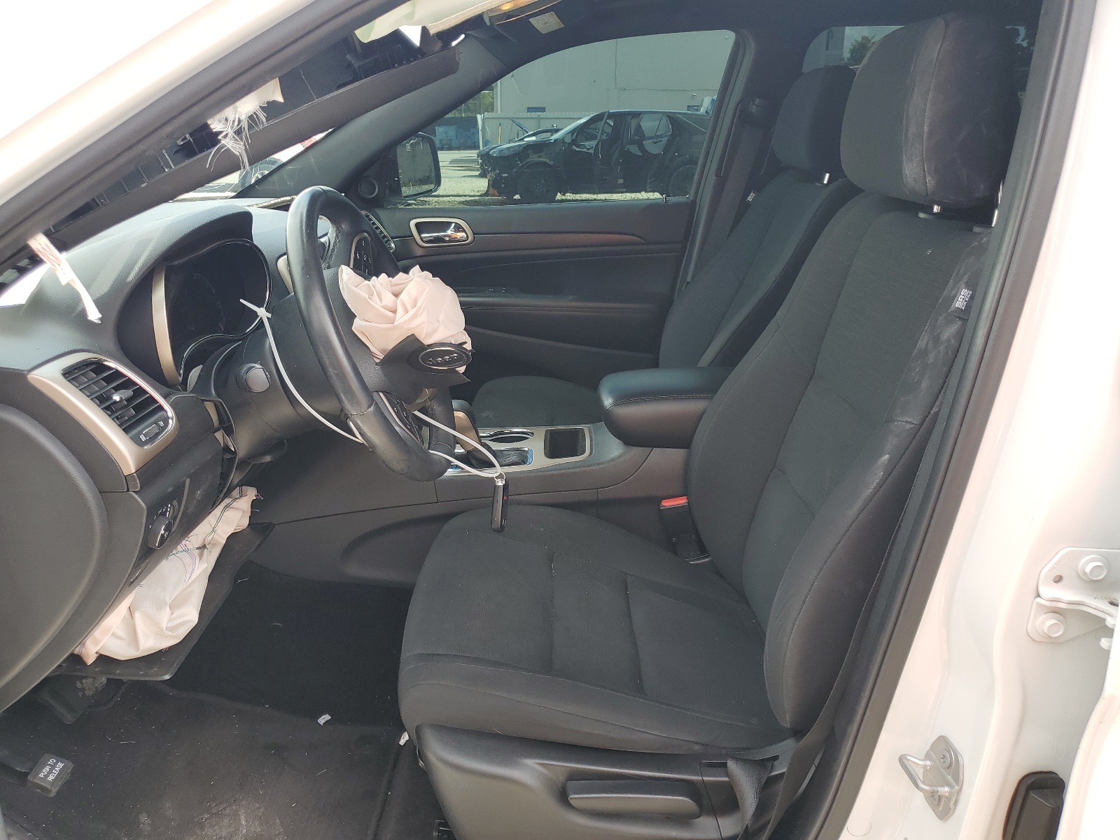 1C4RJEAG4HC837812 2017 Jeep Grand Cherokee Laredo