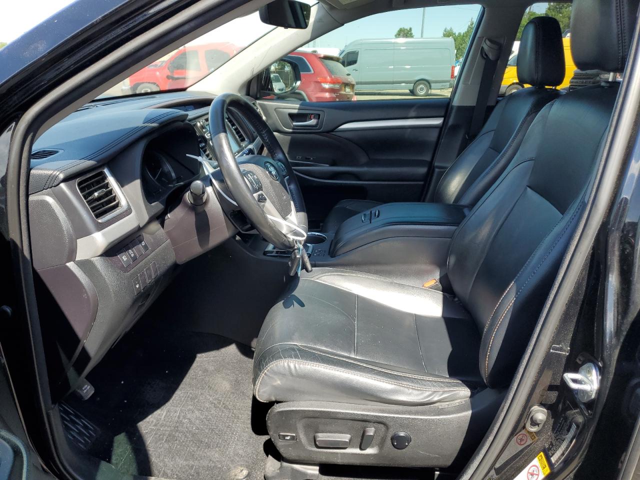 2018 Toyota Highlander Se VIN: 5TDJZRFH2JS550679 Lot: 58926624