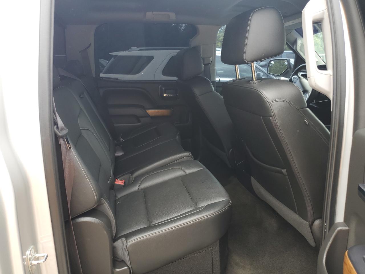 2017 Chevrolet Silverado - Image 10