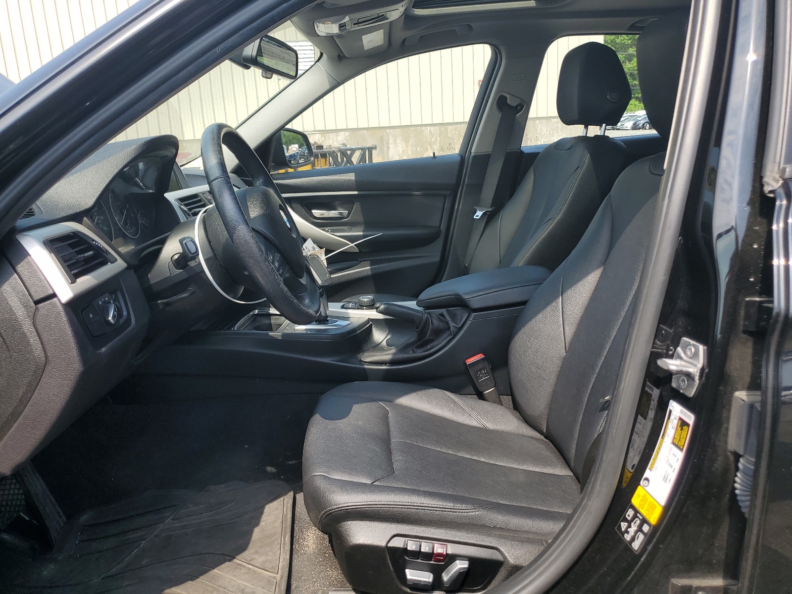 WBA8A3C58HK691512 2017 BMW 320 Xi