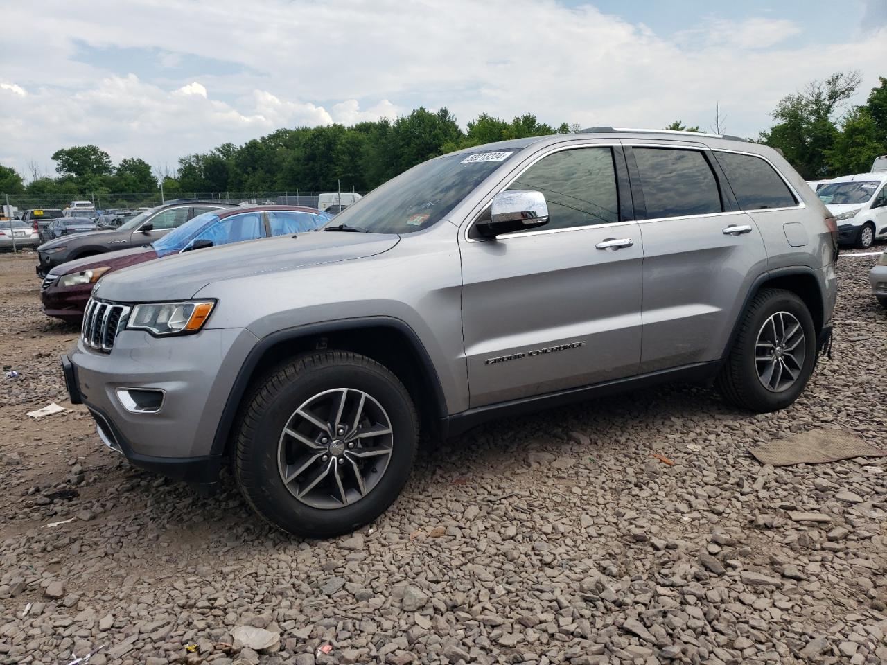 1C4RJFBG2JC215266 2018 JEEP GRAND CHEROKEE - Image 1