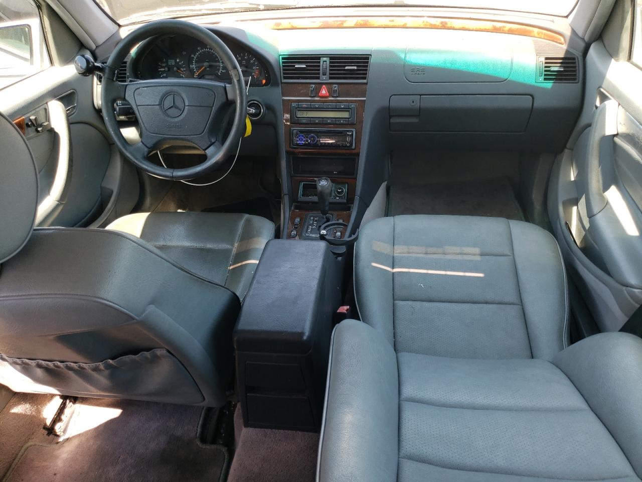 WDBHA23G1WA607028 1998 Mercedes-Benz C 230