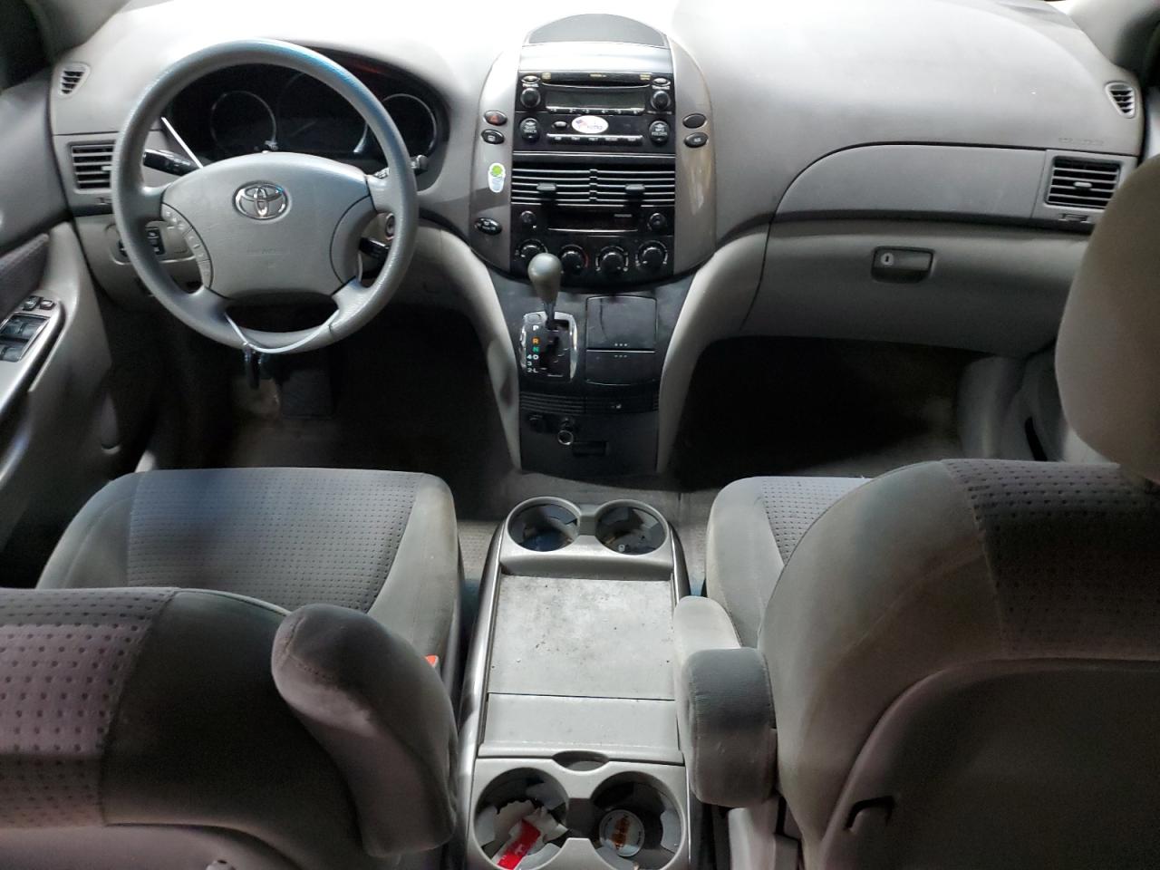 2006 Toyota Sienna - Image 8