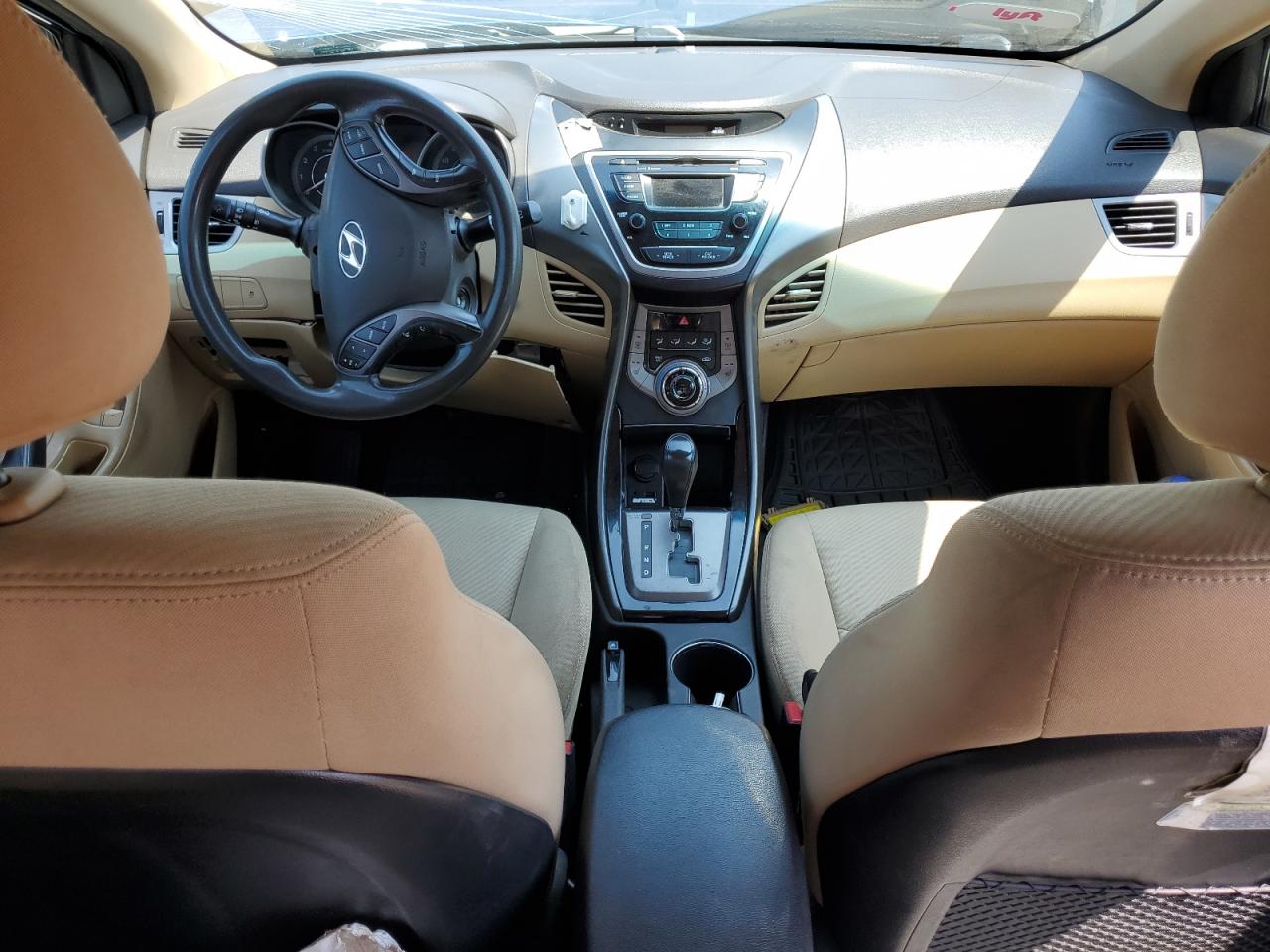 2013 Hyundai Elantra - Image 8
