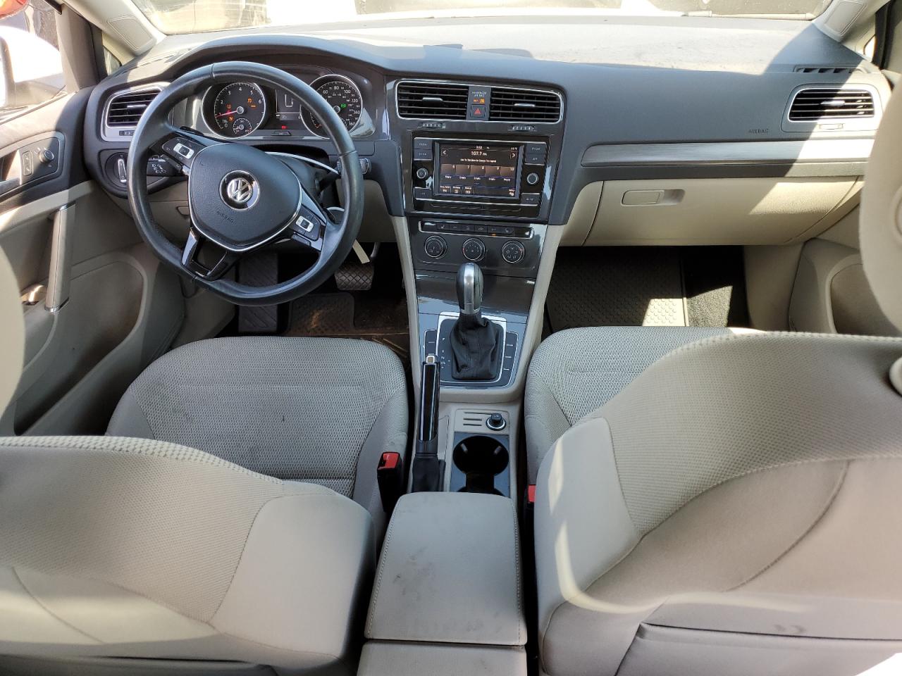 2019 Volkswagen Golf - Image 8
