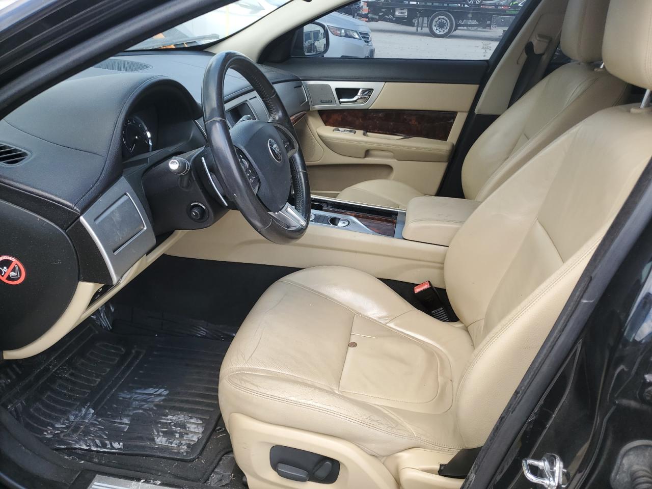 2015 Jaguar Xf 2.0T Premium VIN: SAJWA0FS5FPU64371 Lot: 60637894