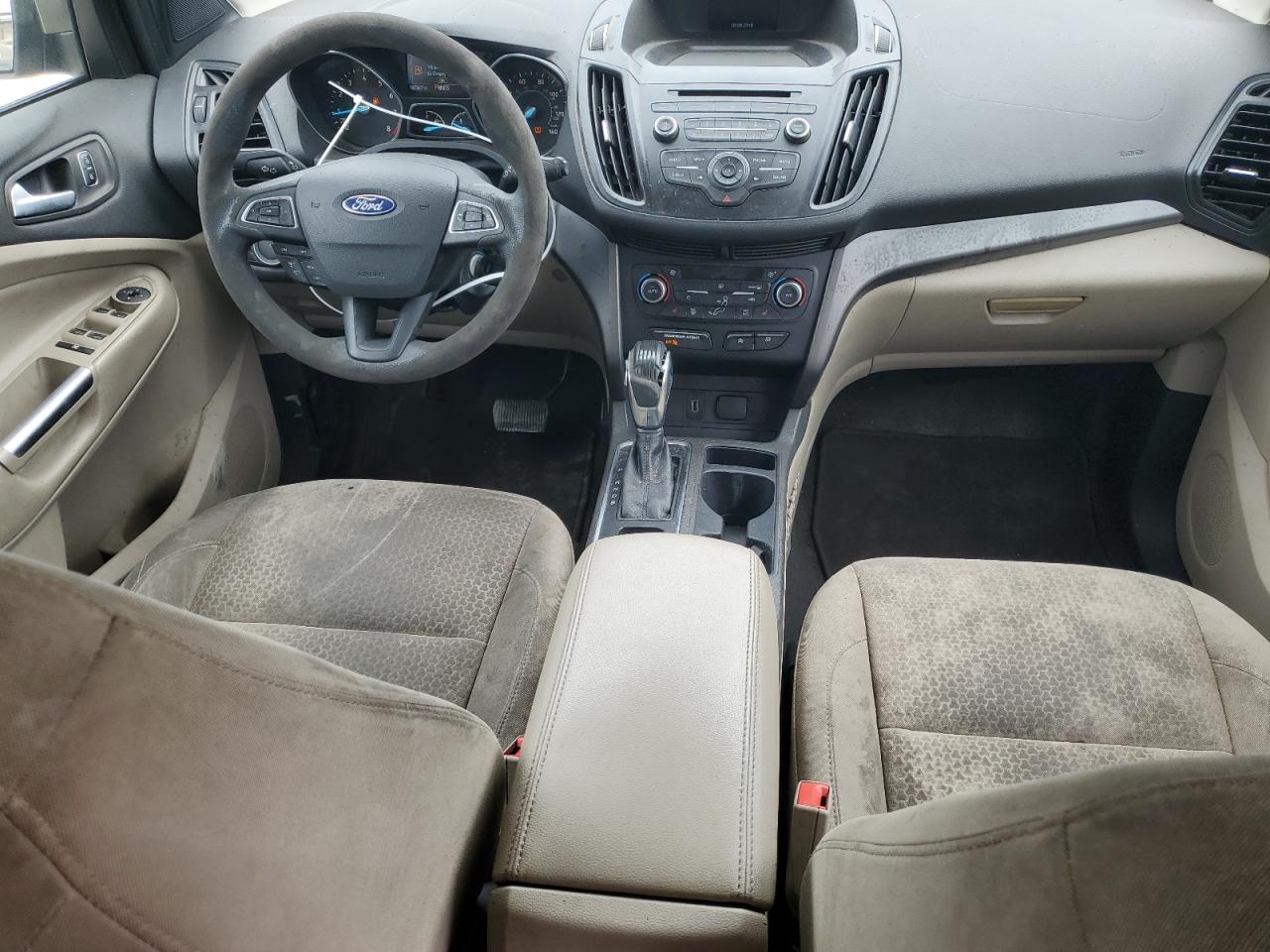 1FMCU0GD2JUC10762 2018 Ford Escape Se