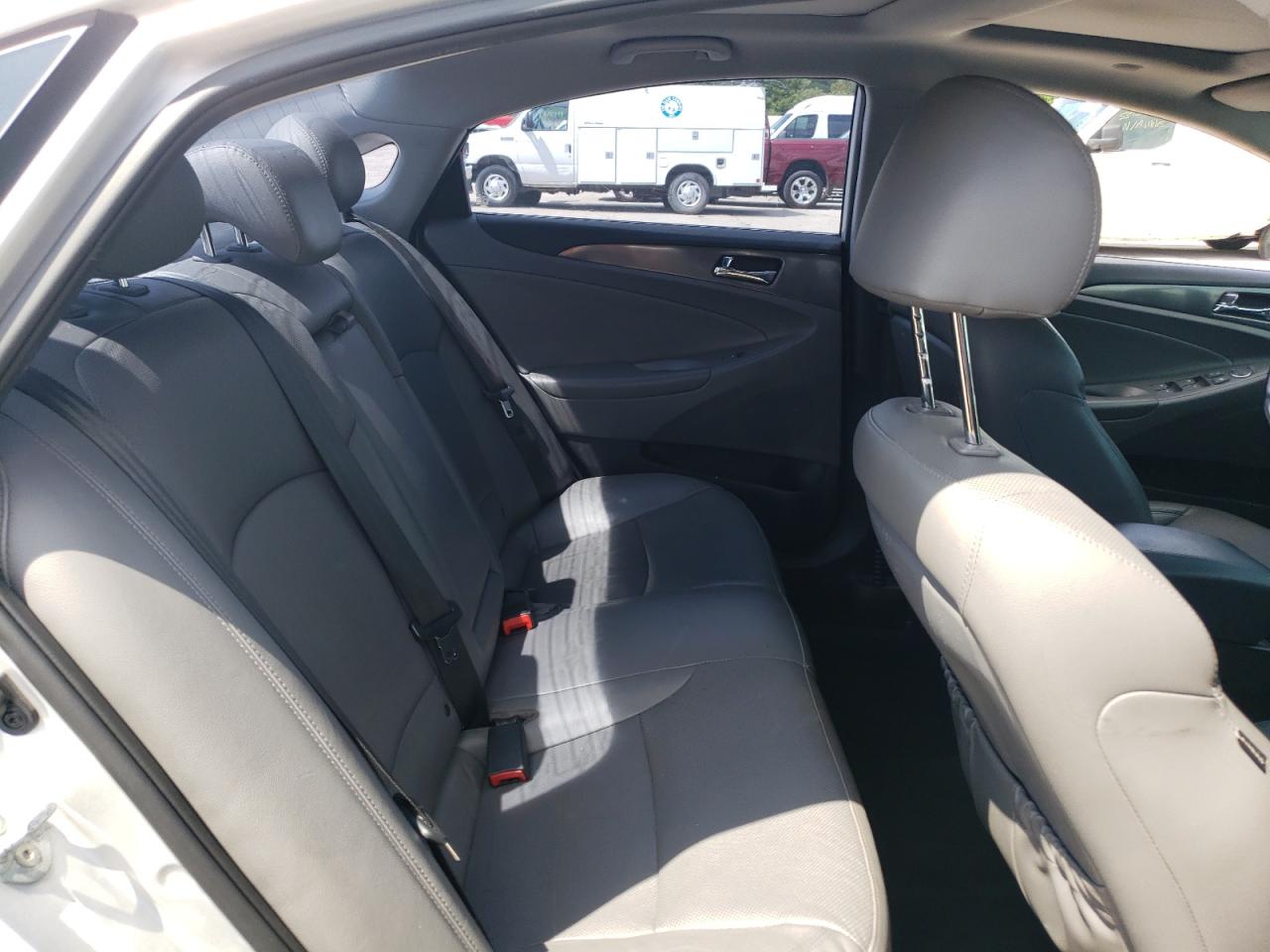 2015 Hyundai Sonata Hybrid VIN: KMHEC4A43FA120492 Lot: 56820444