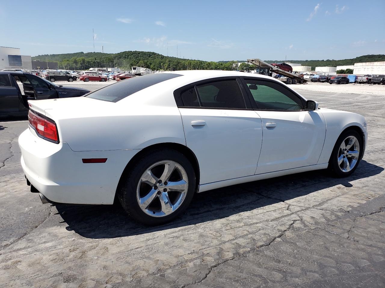 VIN 2C3CDXAT4EH236581 2014 DODGE CHARGER no.3