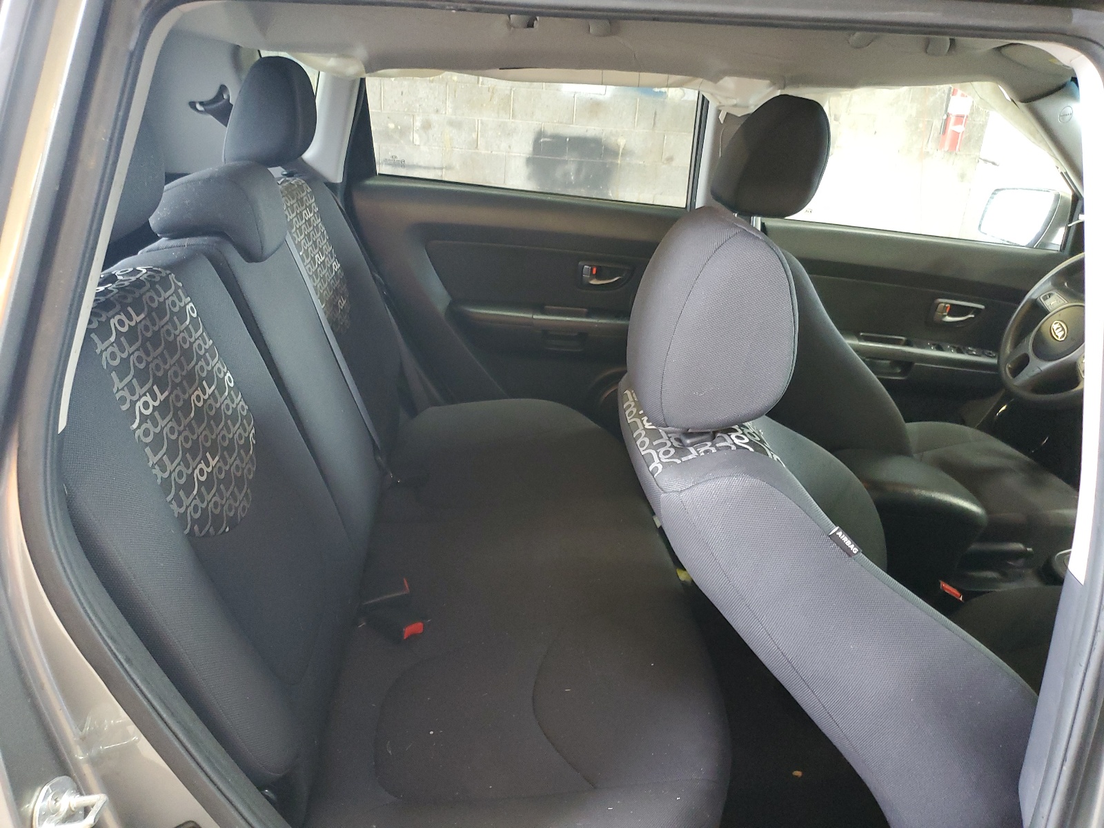 KNDJT2A20B7240263 2011 Kia Soul +