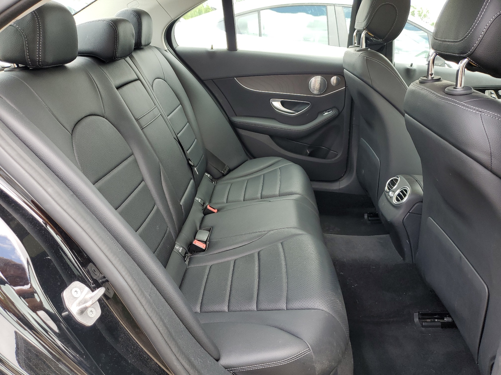 55SWF4KB4HU183235 2017 Mercedes-Benz C 300 4Matic