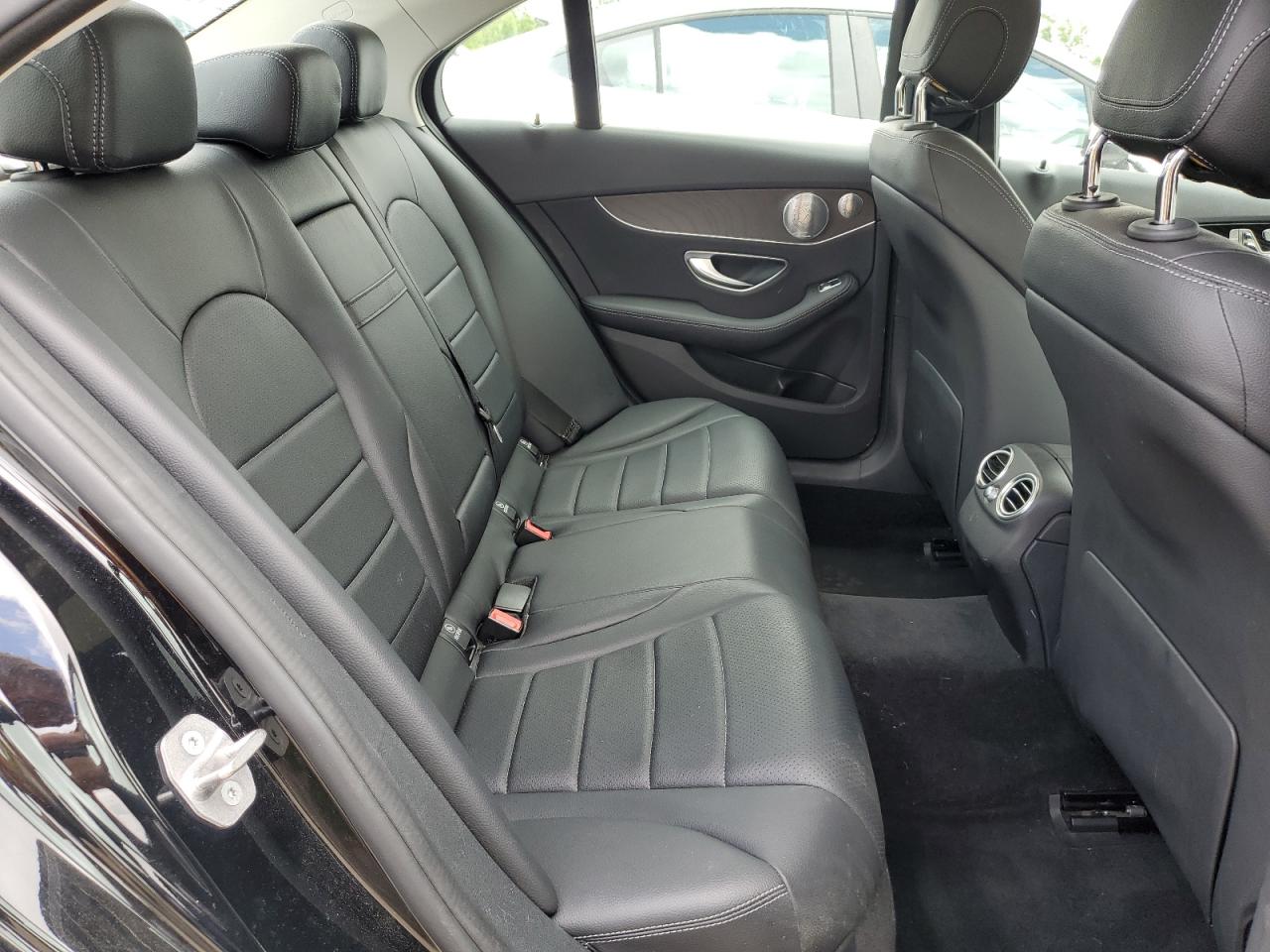 2017 Mercedes-Benz C 300 4Matic VIN: 55SWF4KB4HU183235 Lot: 56874624