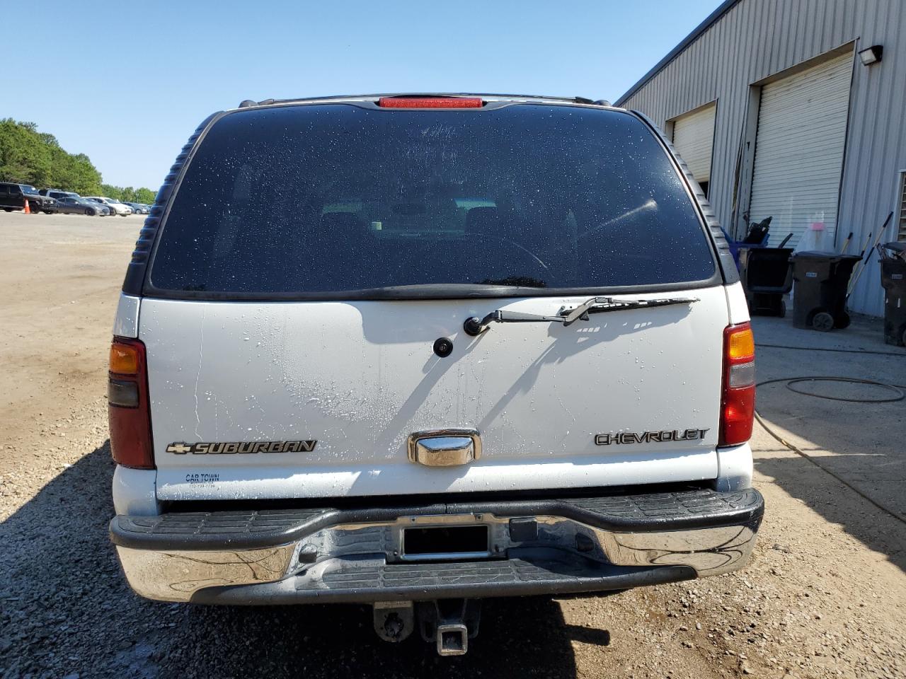 2003 Chevrolet Suburban - Image 6