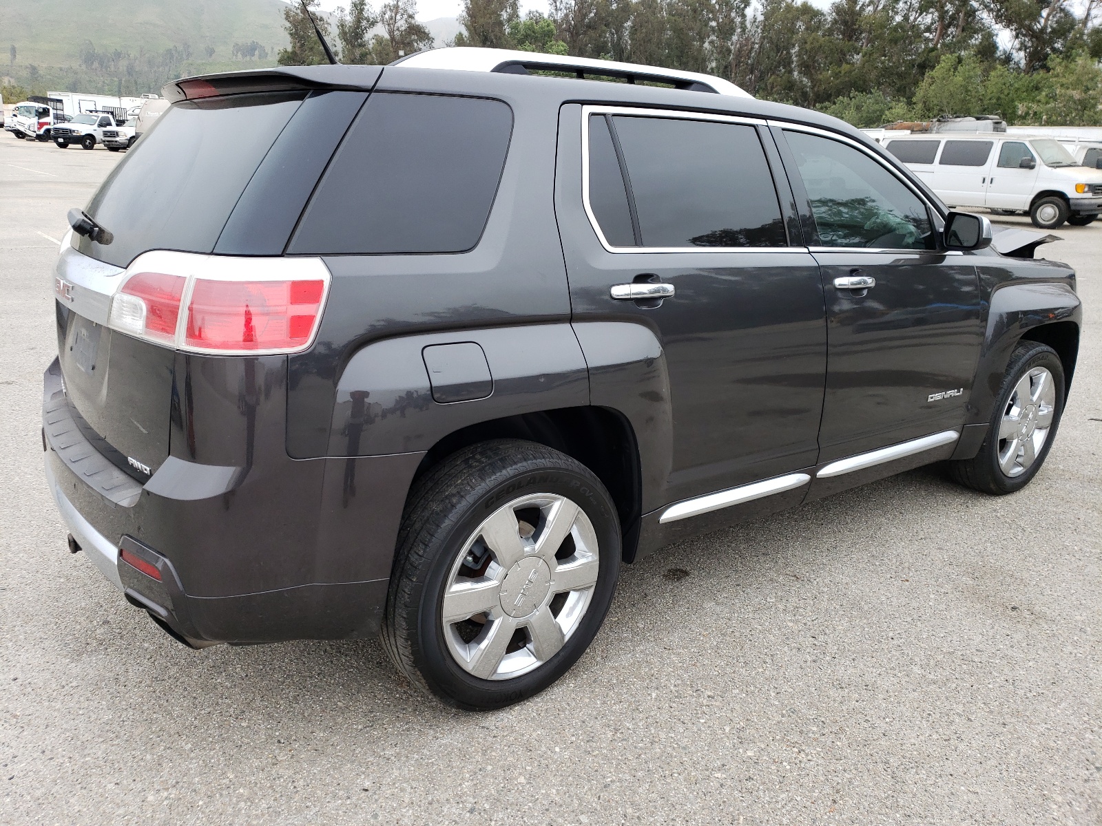 2013 GMC Terrain Denali vin: 2GKFLZE33D6124550