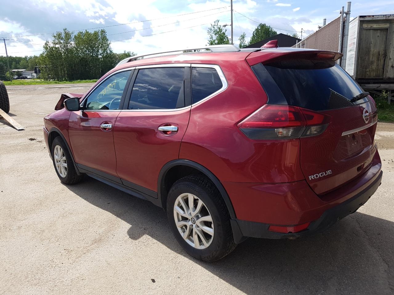 5N1AT2MV2JC736883 2018 NISSAN ROGUE - Image 2