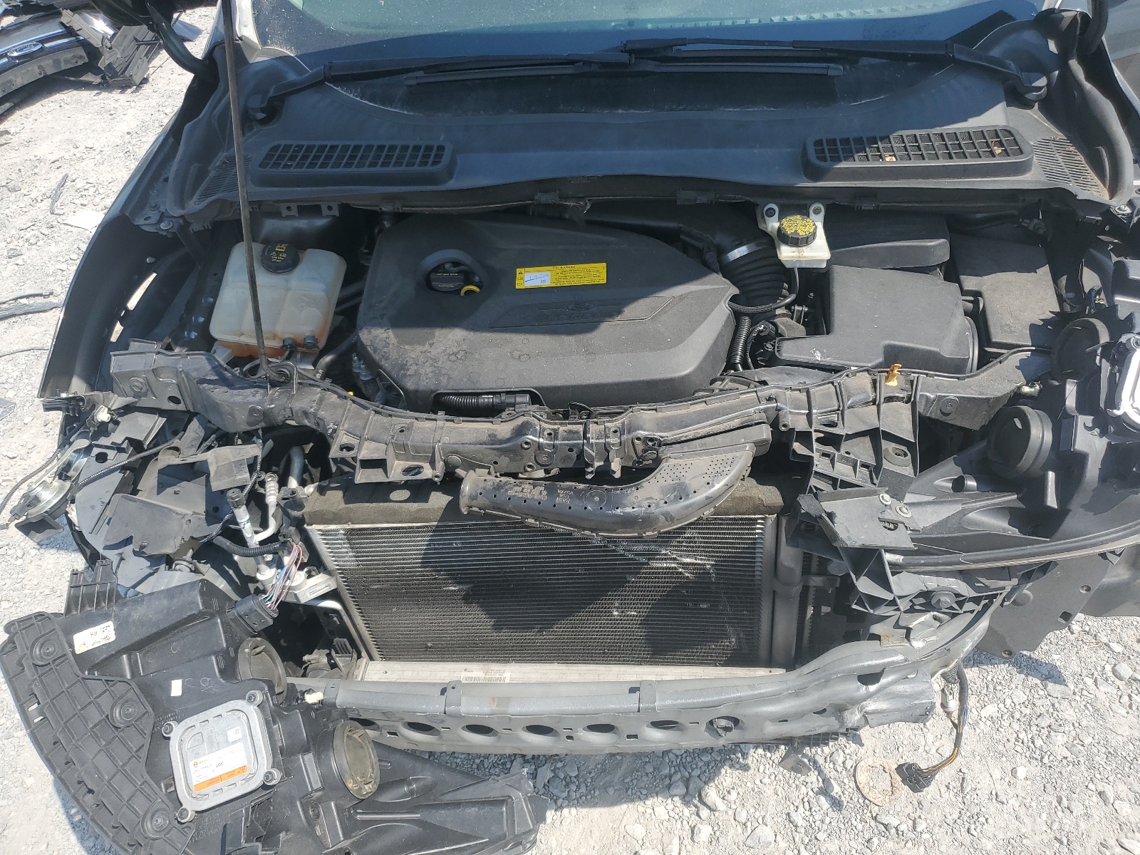 1FMCU0JX8FUA98687 2015 Ford Escape Titanium