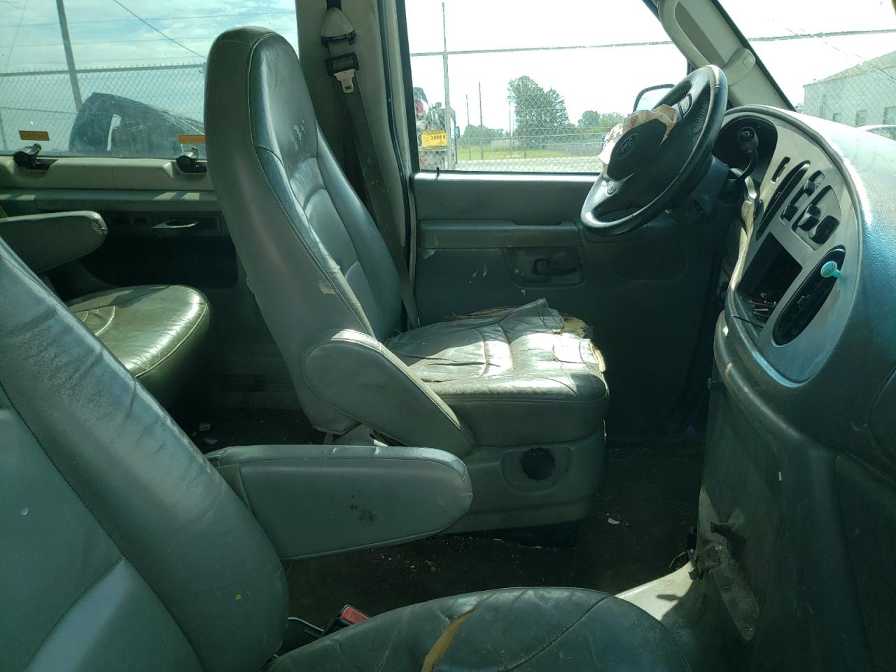 2006 Ford Econoline - Image 7