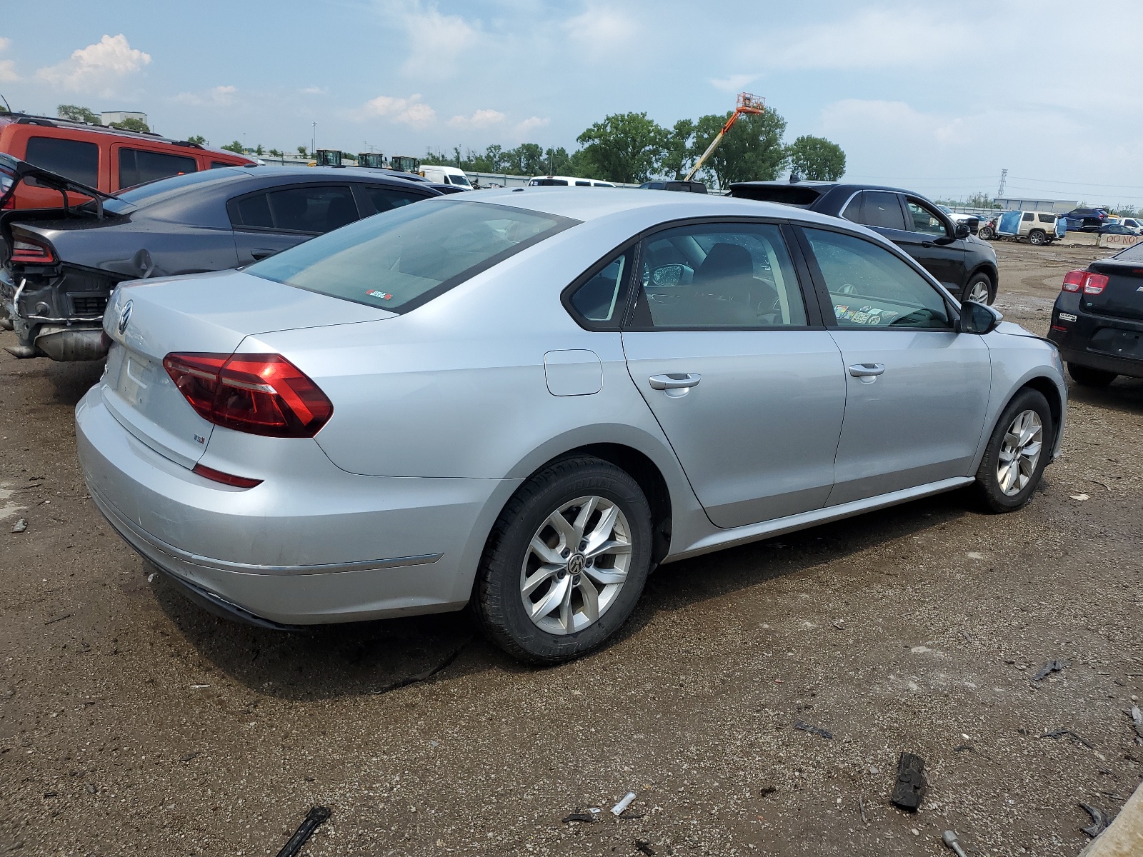 1VWAA7A31JC005739 2018 Volkswagen Passat S