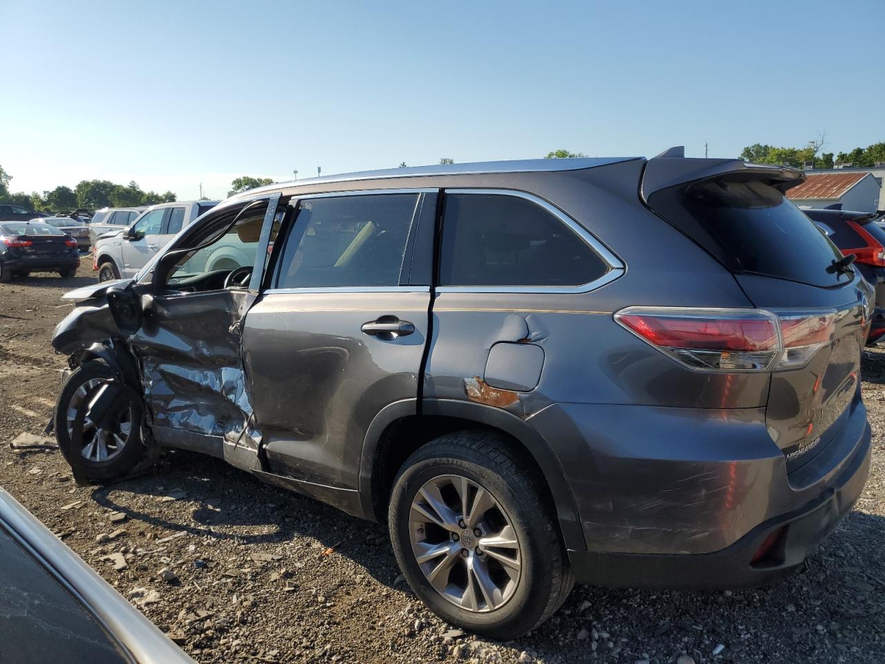 5TDKKRFH4FS041872 2015 TOYOTA HIGHLANDER - Image 2