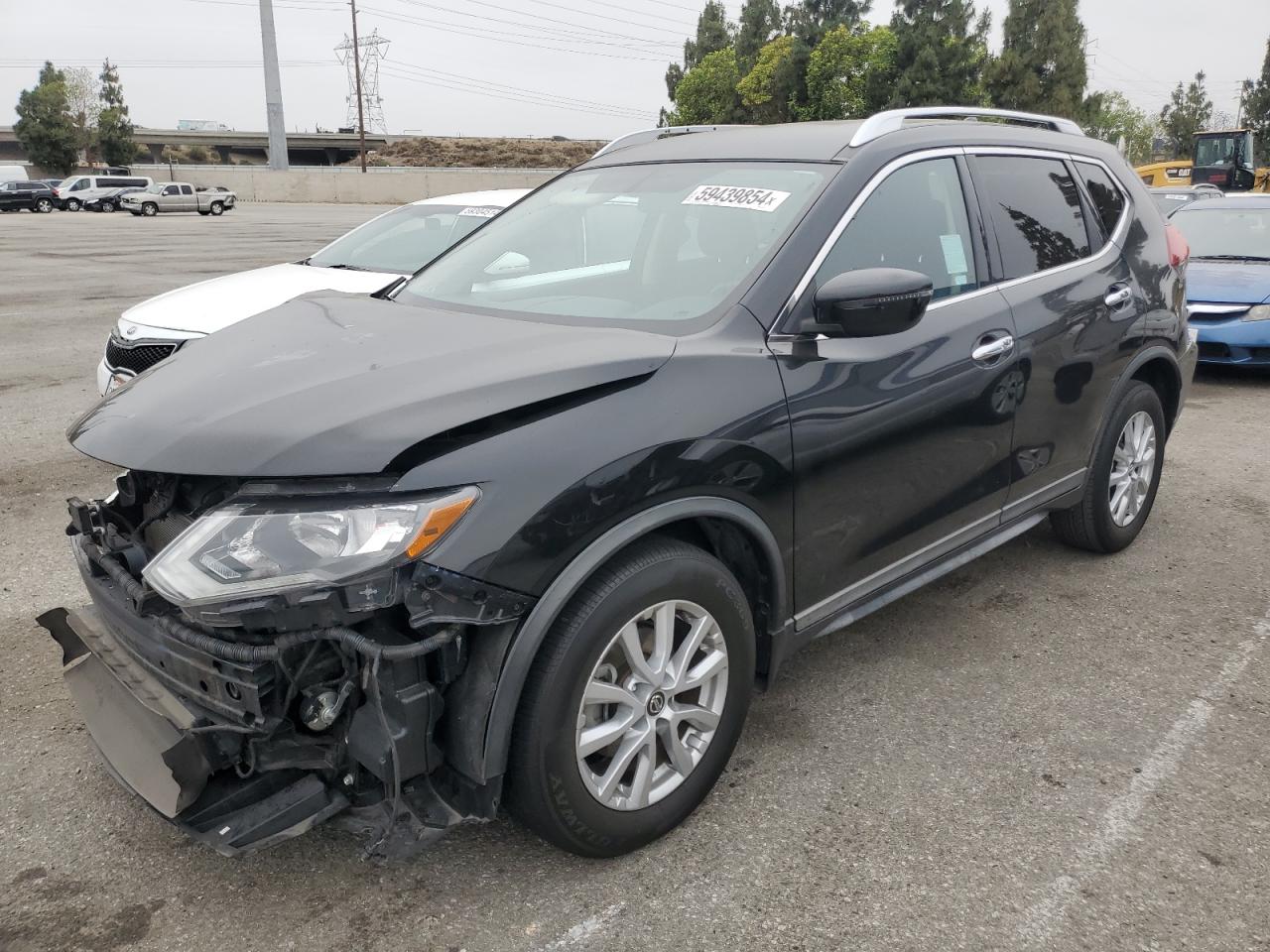 KNMAT2MT1JP593243 2018 NISSAN ROGUE - Image 1