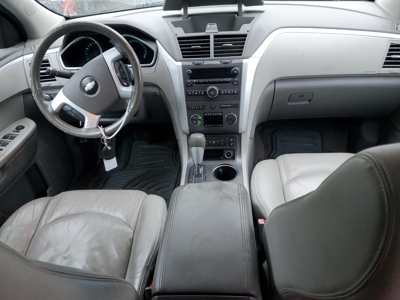 2010 Chevrolet Traverse - Image 8
