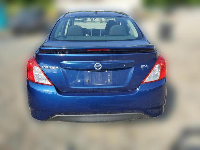  NISSAN VERSA 2018 Синий