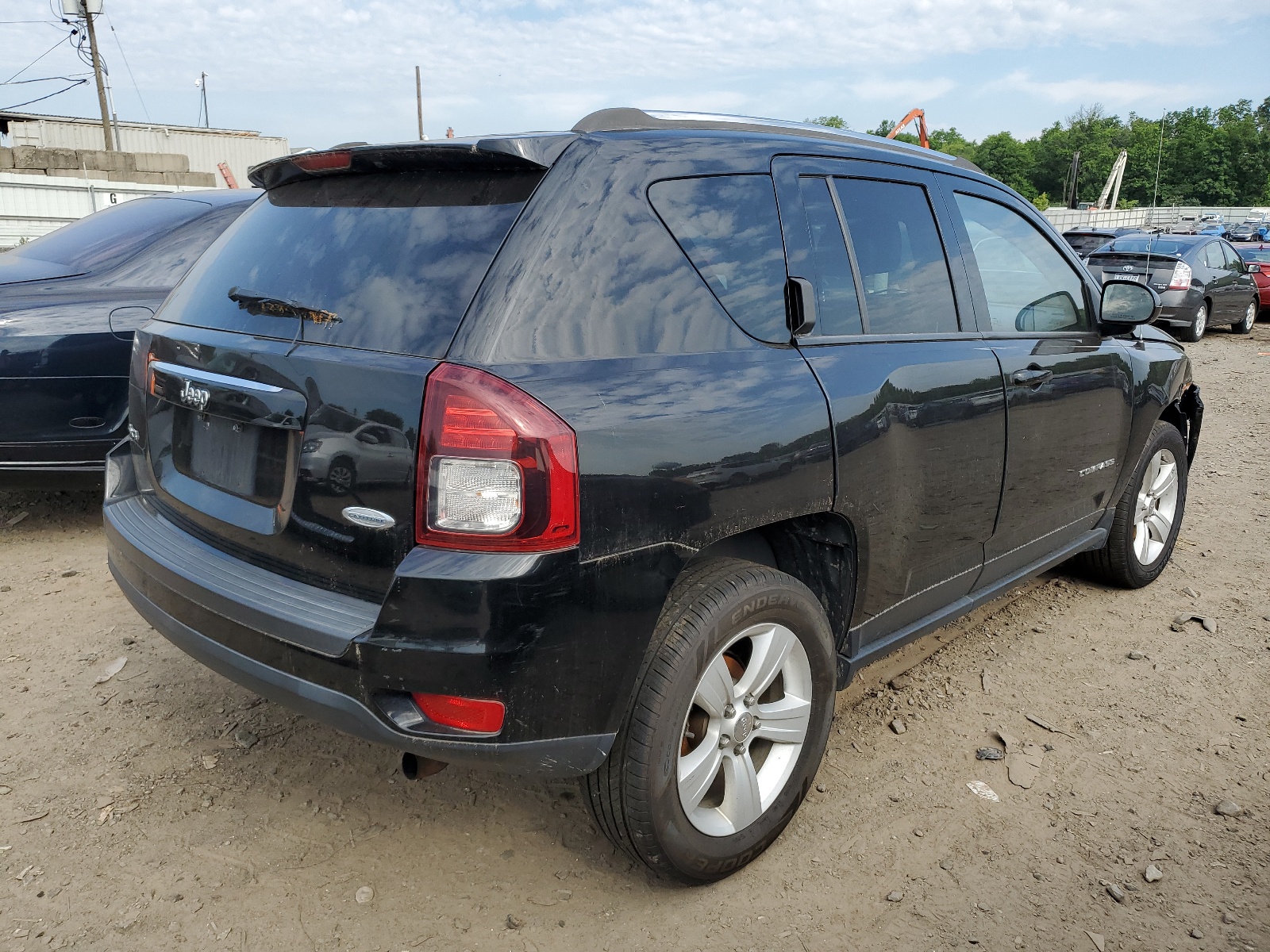 2014 Jeep Compass Latitude vin: 1C4NJDEB7ED892106