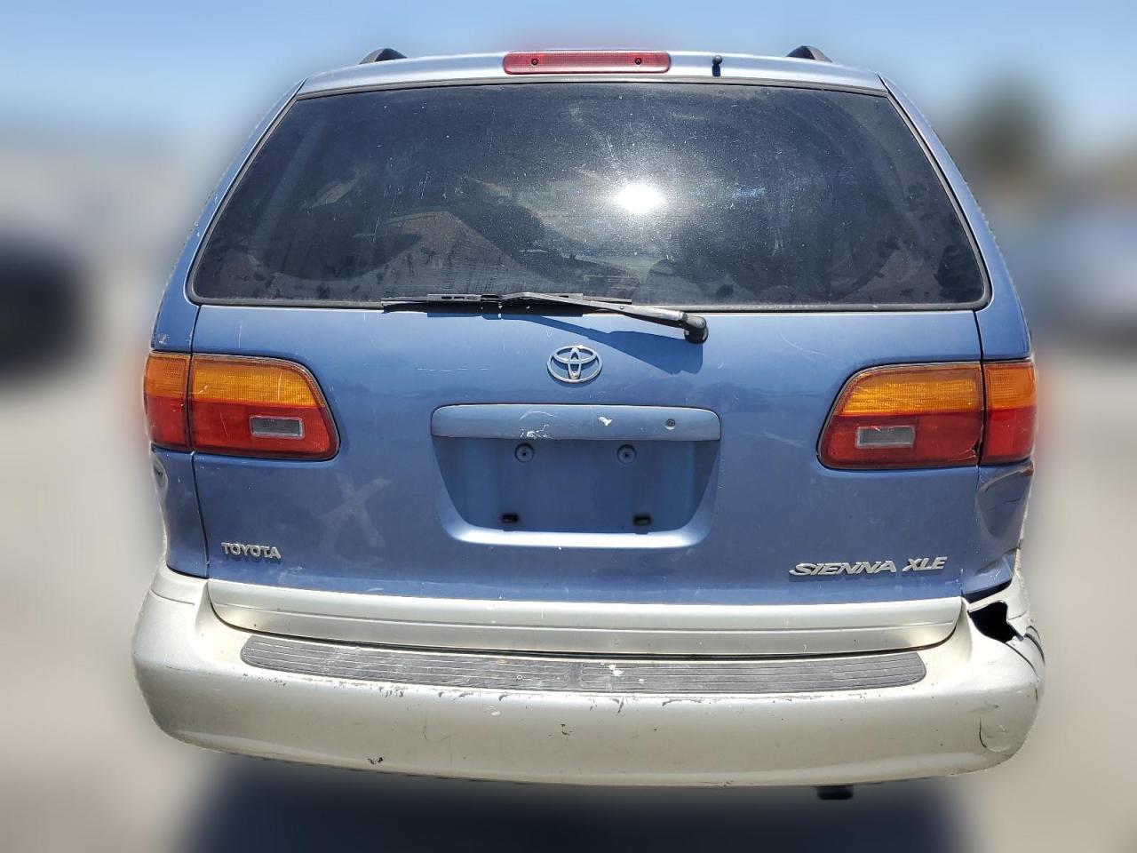 2000 Toyota Sienna Le VIN: 4T3ZF13C2YU187492 Lot: 60138614