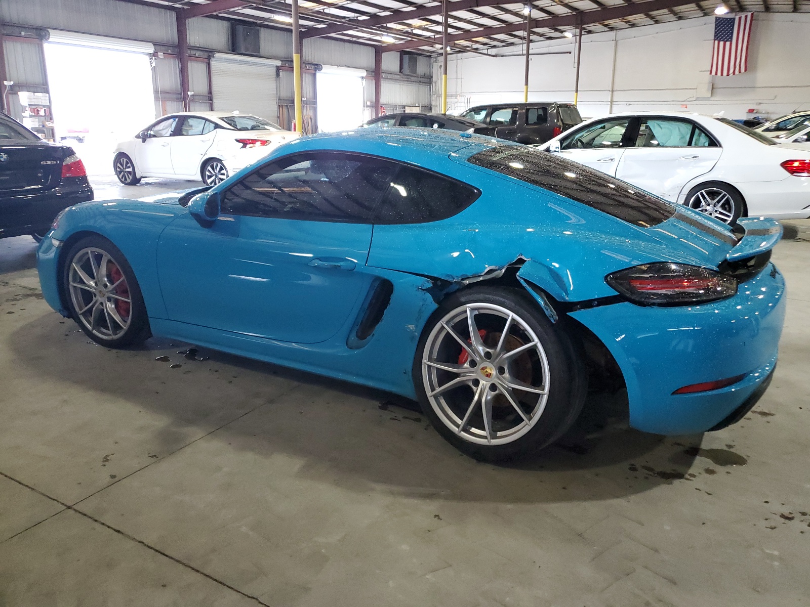 VP0AB2A8XJK278215 2018 Porsche Cayman