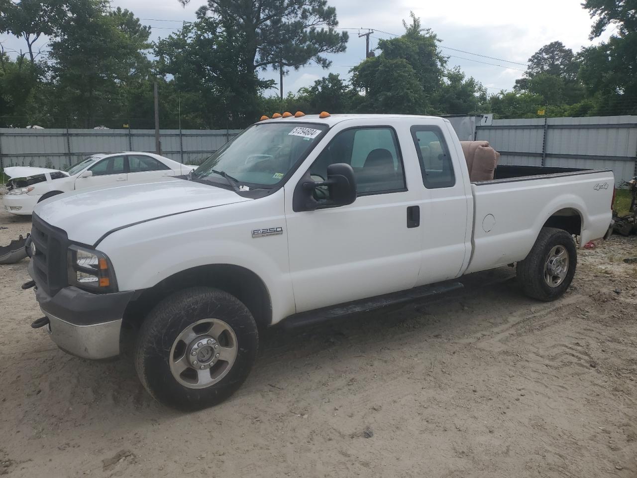 2005 Ford F250 Super Duty VIN: 1FTSX21595EA44275 Lot: 57294604