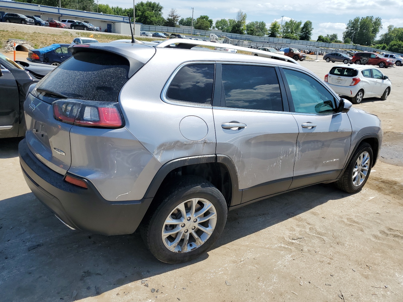 2019 Jeep Cherokee Latitude vin: 1C4PJLCX8KD343334