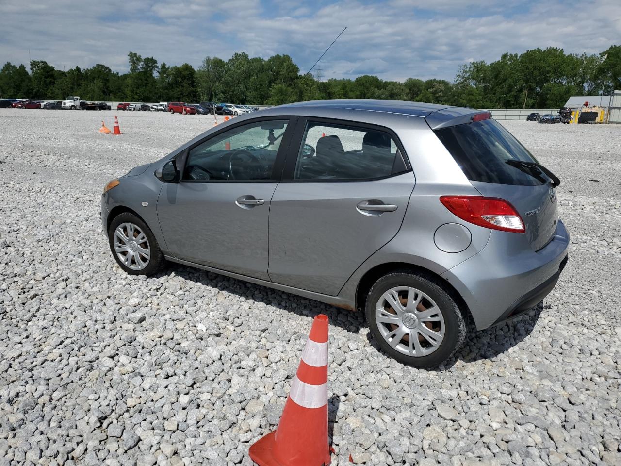 2012 Mazda 2 - Image 2