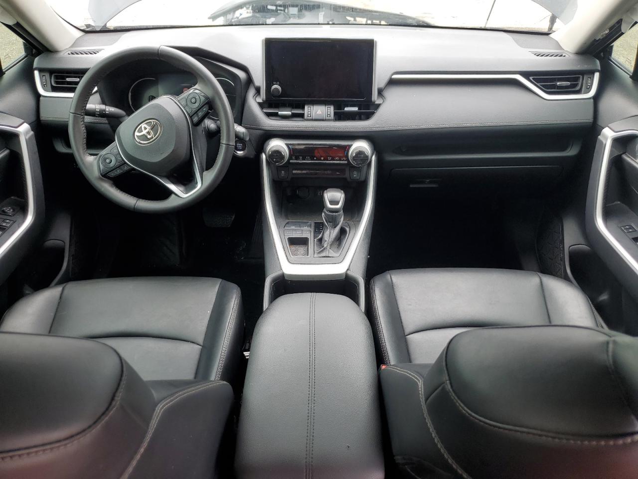 2023 Toyota RAV 4 - Image 8