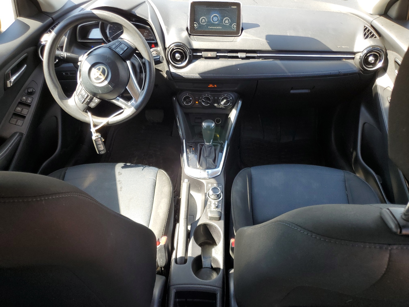 3MYDLBYV8JY322253 2018 Toyota Yaris Ia