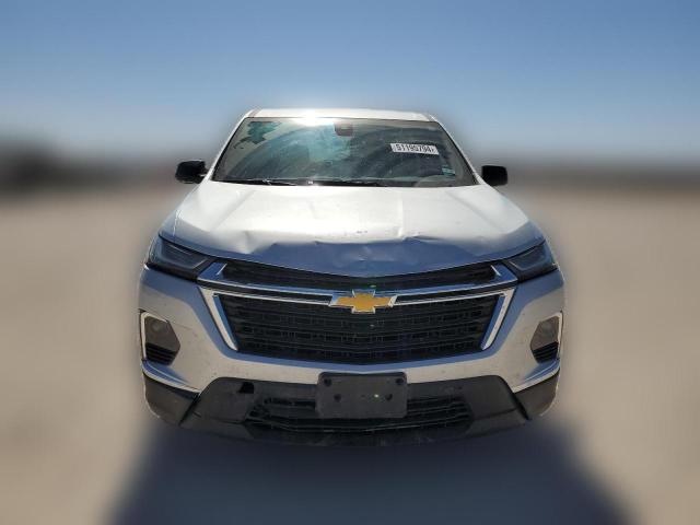  CHEVROLET TRAVERSE 2022 Серебристый