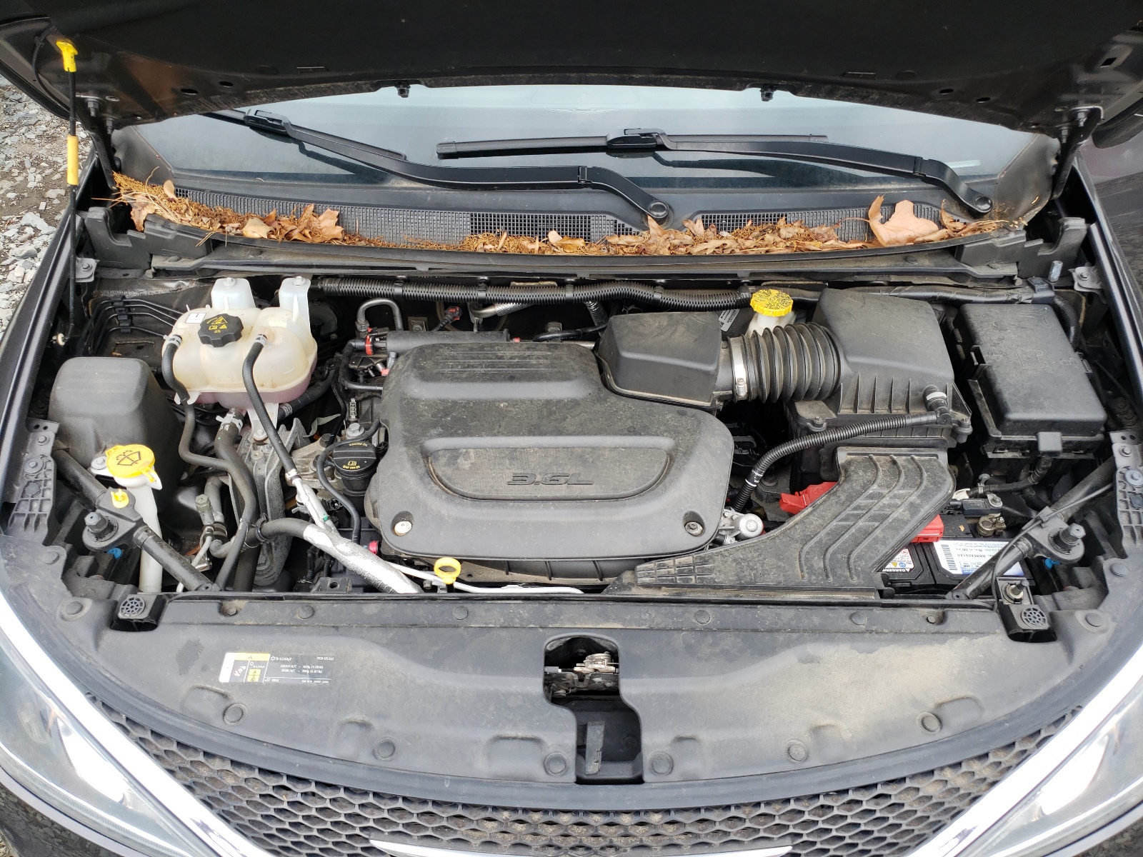 2C4RC1BG0KR673197 2019 Chrysler Pacifica Touring L